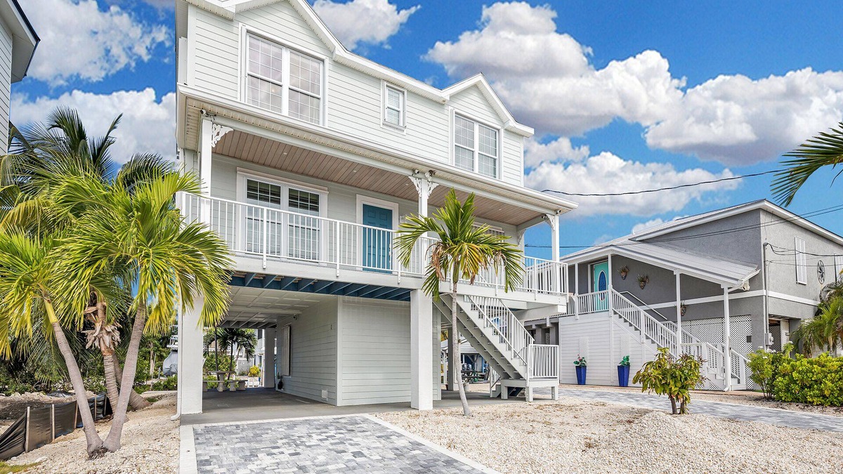 Little Torch Key House | Beautiful House on Canal - minutes to the Atlantic, no bridges