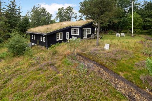 Fur House | Beautiful House, 1St Row To The Water