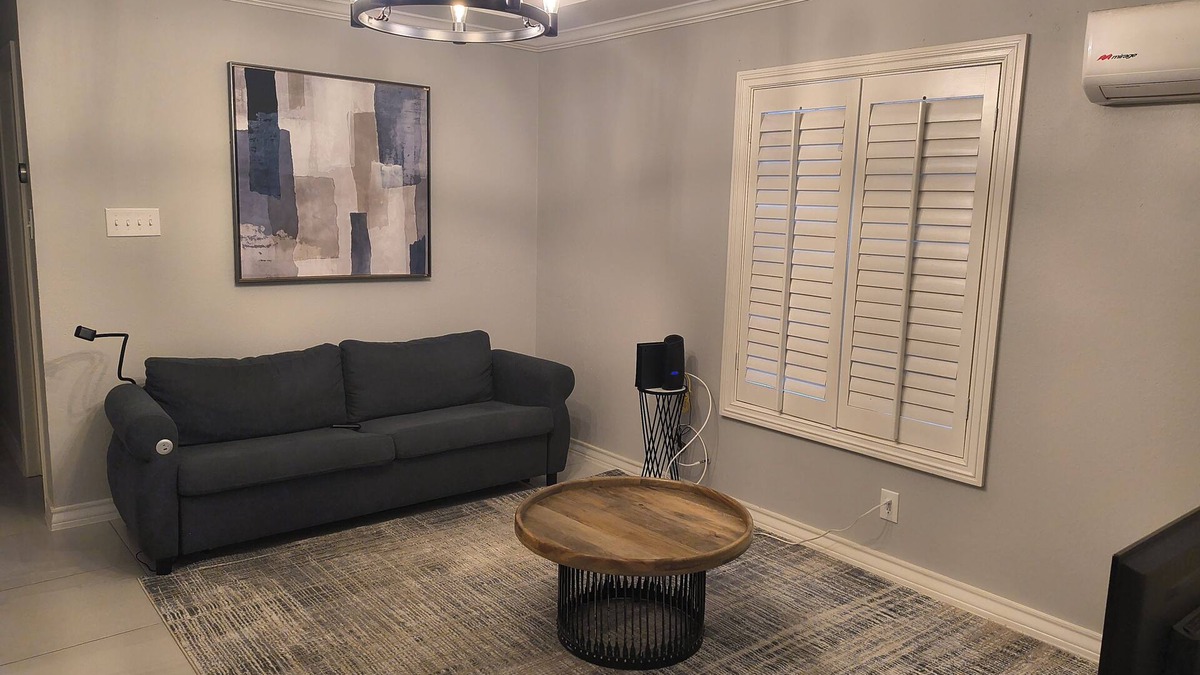 Bonanza House | Beautiful house 3 bedroom and 2 1/2 baths , contemporary style, great location