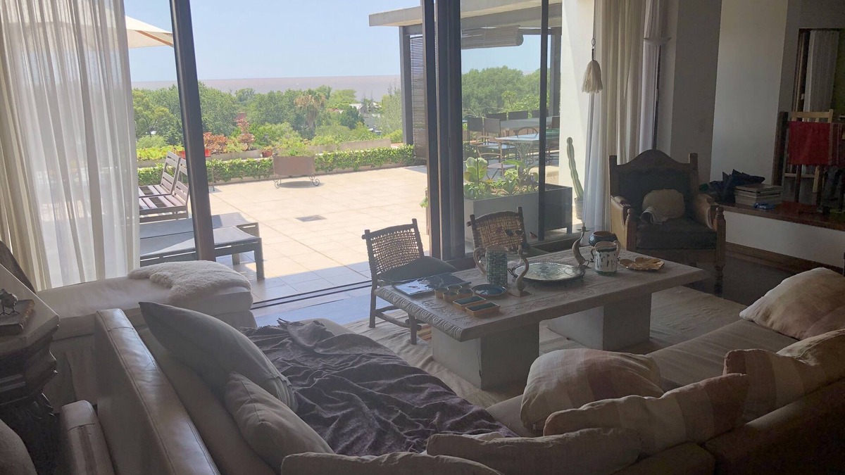 Acassuso House | Beautiful house at exclusive neighborhood, stunning views, large terrace, pool.