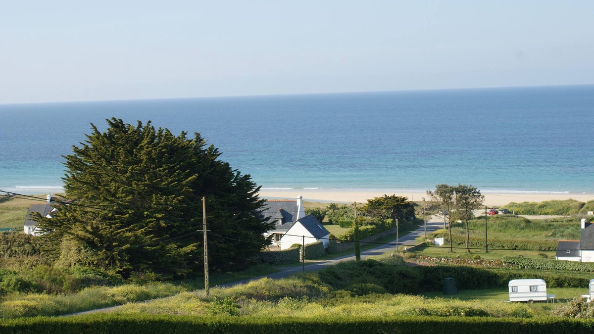 Plouhinec House | Beautiful house, beach walk, enclosed garden, wifi