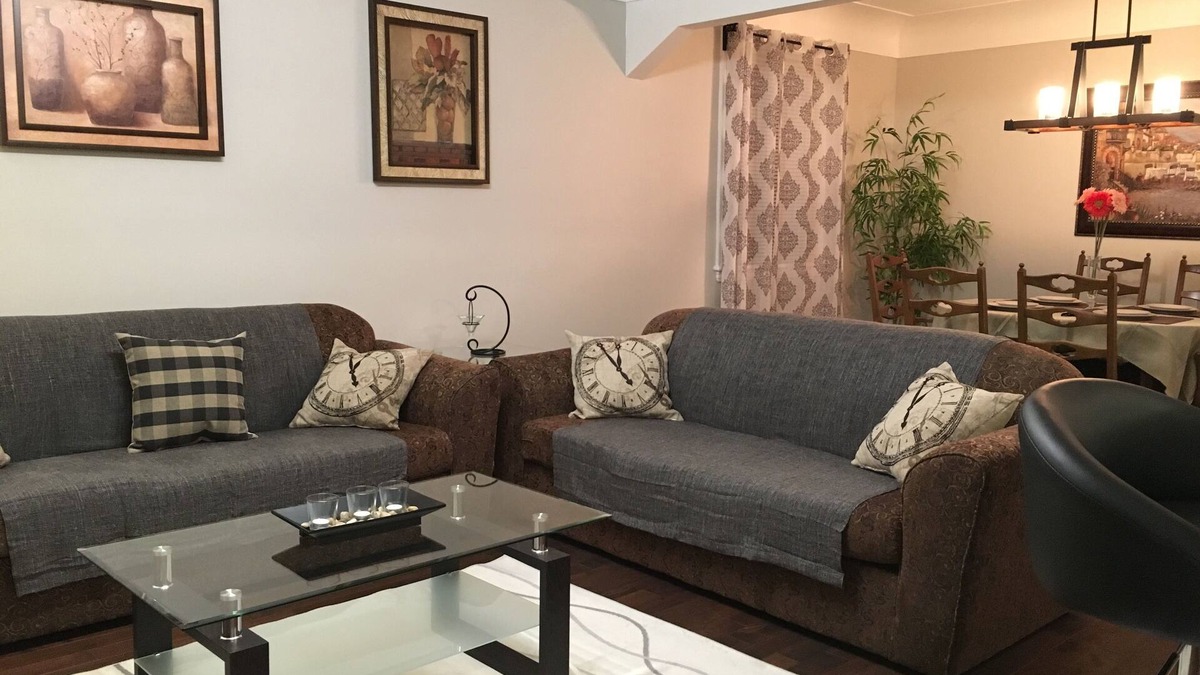 St. Clair Apartment | Beautiful house in a heart of Hamilton