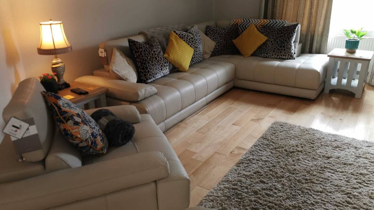 Coolaney House | Beautiful House in Co. Sligo with Private Bar, Pool Table & Guided Minivan Tours