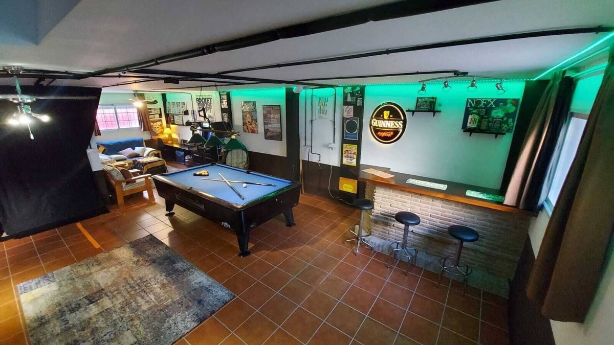 Ambroz House | Beautiful house in Granada just 10min from the center + (PARKING IN THE CENTER) + WIFI