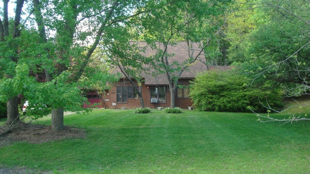 Crystal Beach House | Beautiful house minutes from Lake Bomoseen - Dogs Welcome