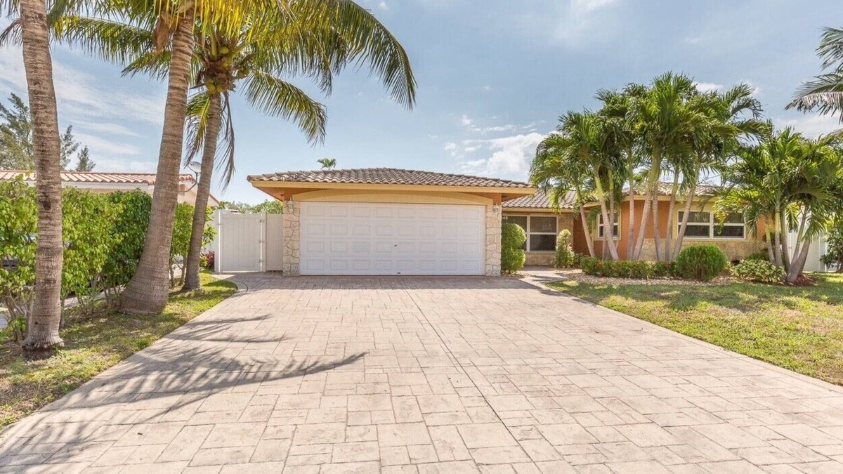 Cypress Lakes House | Beautiful House On The Water, Ocean Access, Fort Lauderdale Area