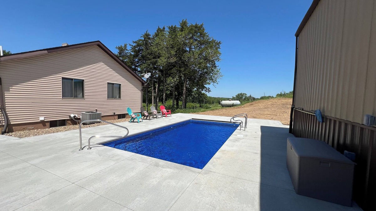 Plano House | Beautiful house on Lake Rathbun with in-ground pool & 50-amp camper hookup