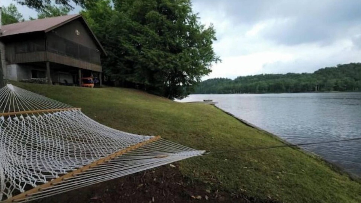 Croghan Cottage | Beautiful house on the lake with a boat launch.