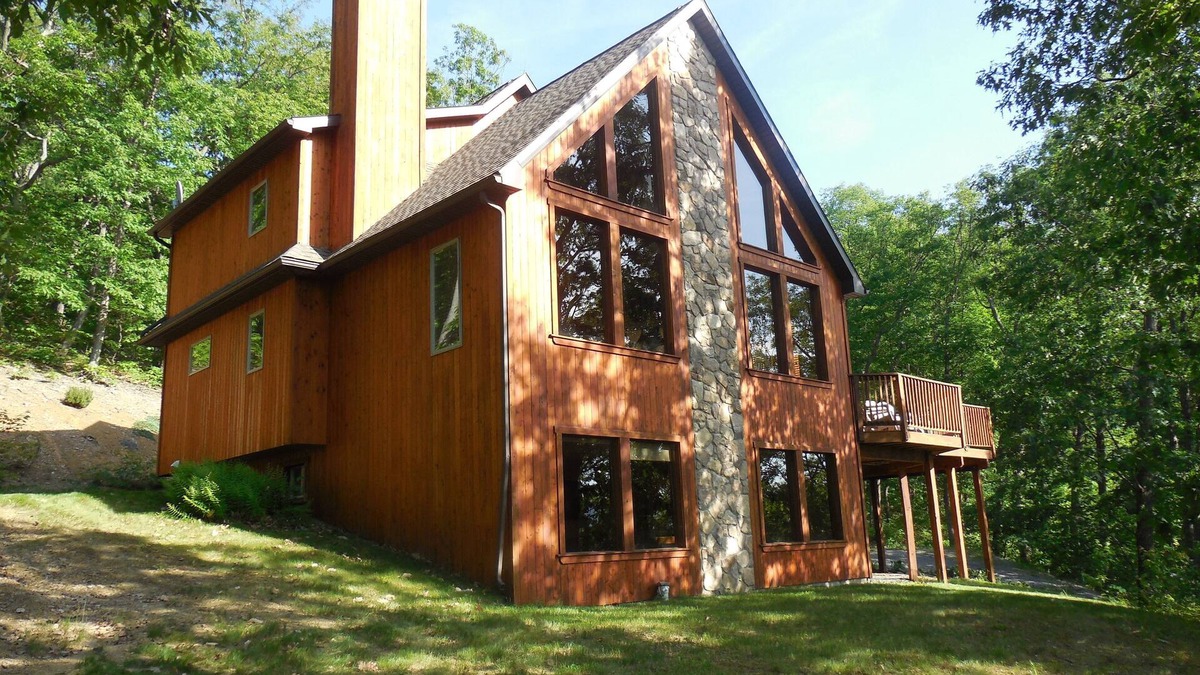 James Creek House | Beautiful House, only 1.2 Miles To Shy Beaver Boat Launch on Raystown Lake