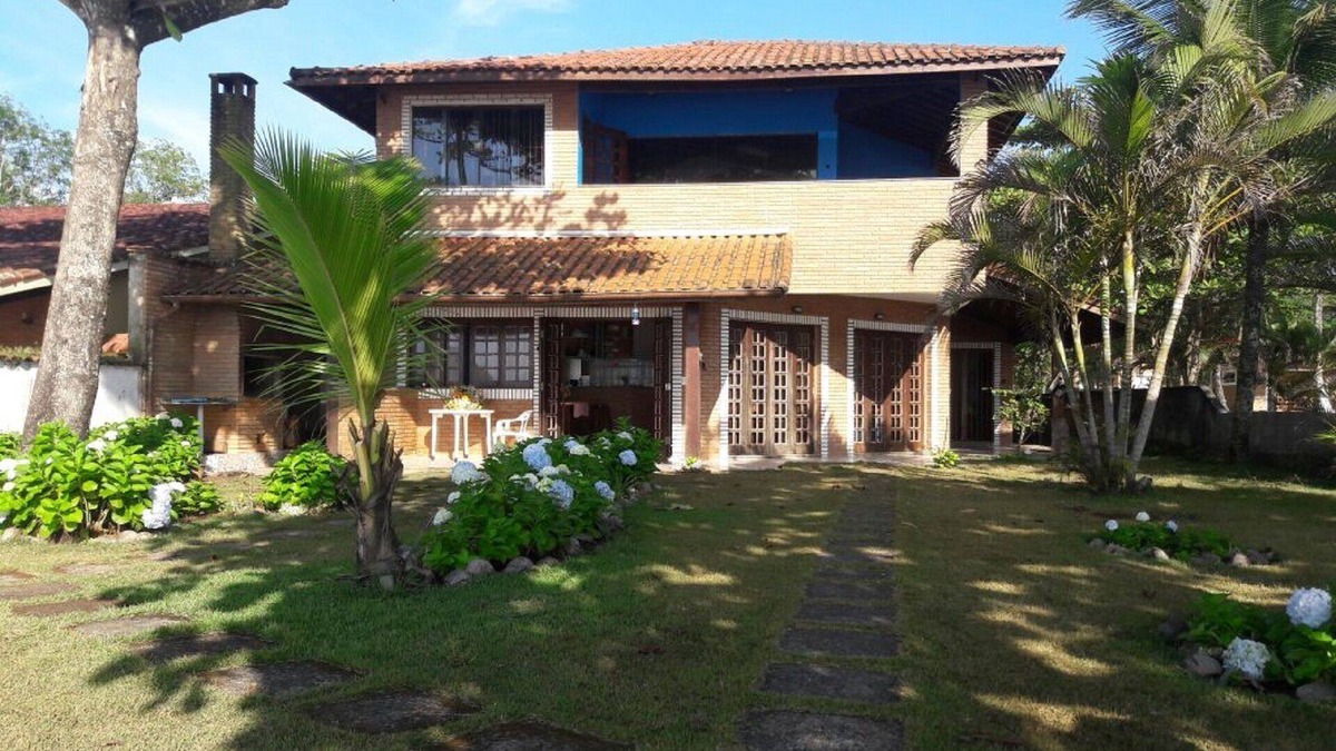 Maranduba House | Beautiful house standing on the sand in Ubatuba (Sape Beach)