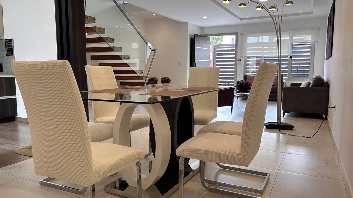 Cuenca House | Beautiful house+suite: Convenient, comfortable, safe, well located, garage, barbecue area