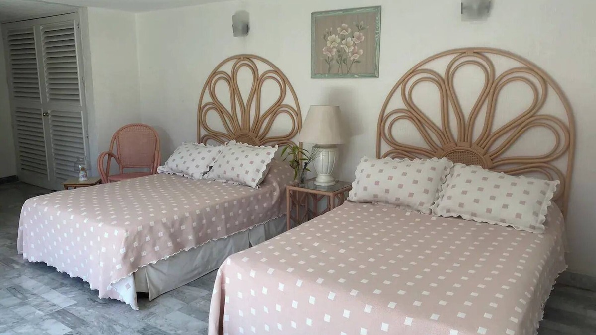 Cuernavaca House | Beautiful house, swimming pool with boiler, huge garden