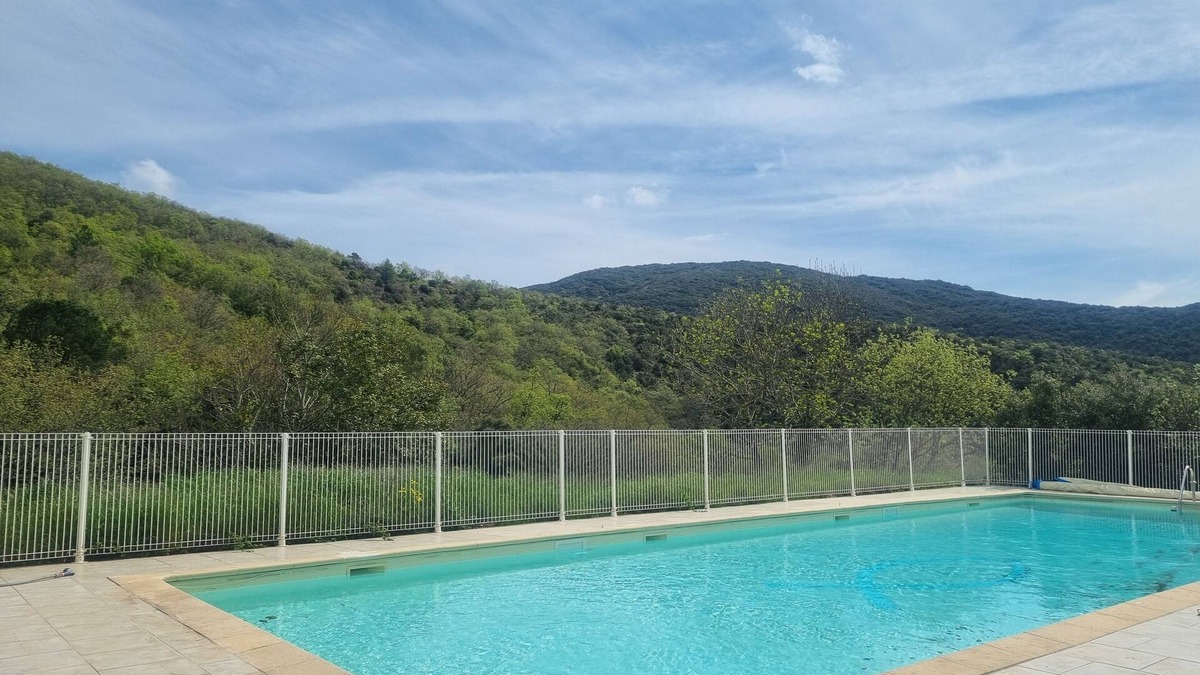 La Liviniere House | Beautiful house with views and a shared pool
