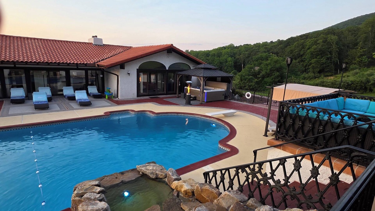 Stroudsburg House | Beautiful house with new hot tub, private heated swimming pool, 6 BR/6BA