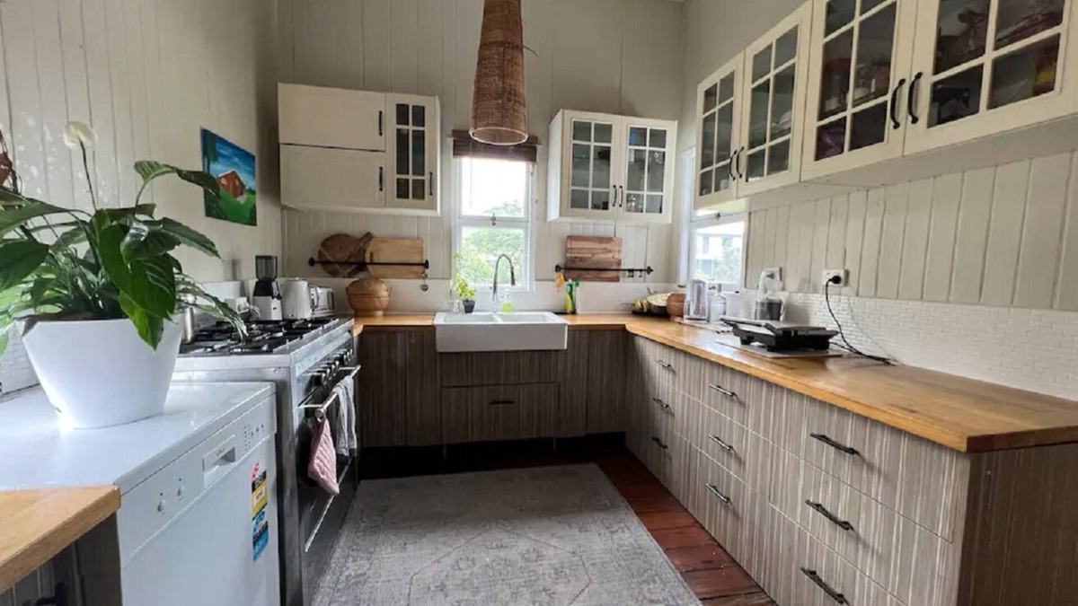 Rocklea House | Beautiful house with huge bedroom in Queenslandernn