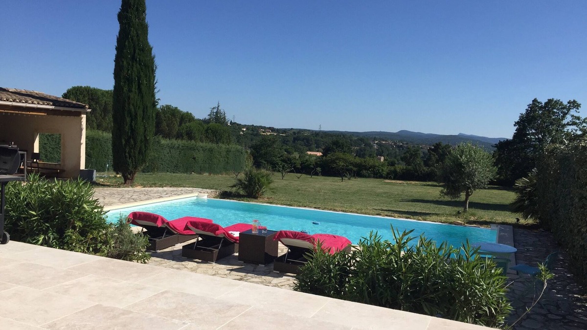 Barjac House | Beautiful house with heated infinity pool overlooking Barjac