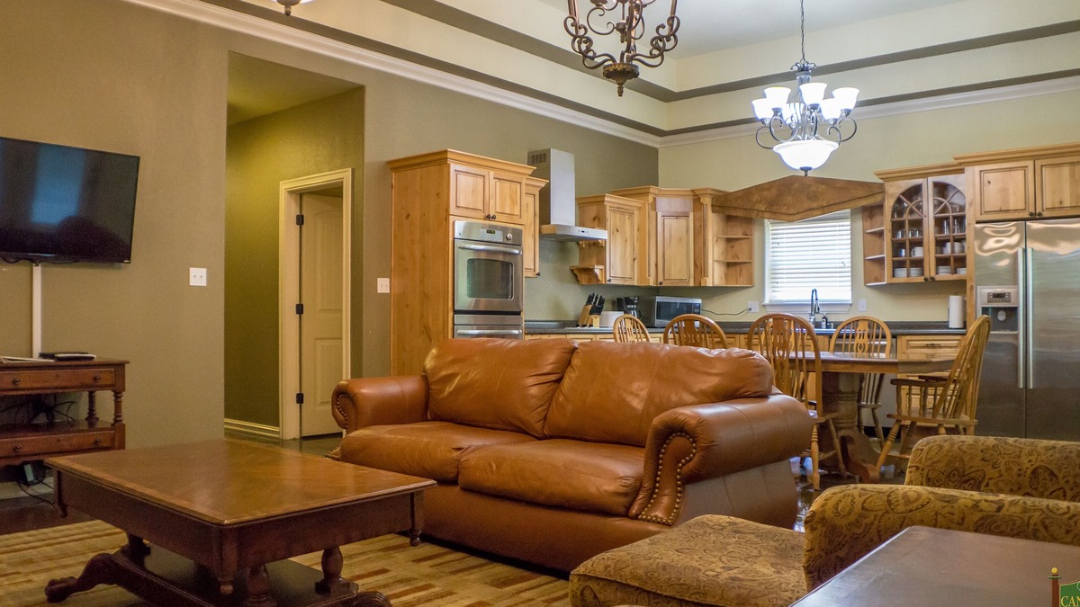 Grove House | Beautiful House with Pool and Playground and Waterfront Access