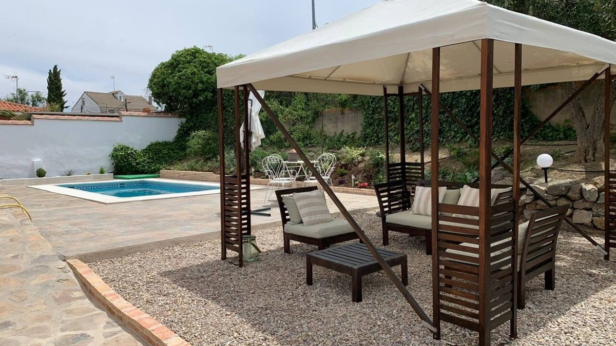 Arges House | Beautiful house with swimming pool close to Puy du Fou and Toledo