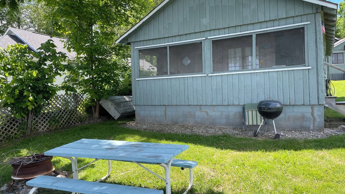 Herron Cottage | Beautiful Hubbard Lake Waterfront Cottage 1