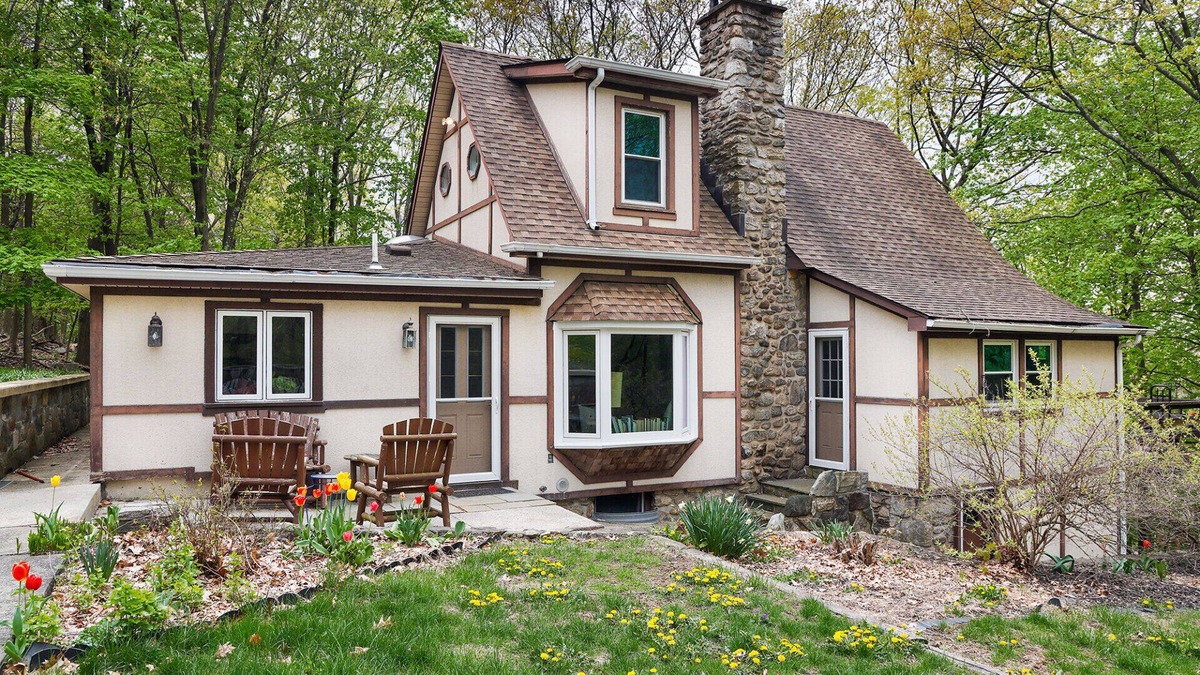 Putnam Valley House | Beautiful Hudson Valley Home surrounded by nature!