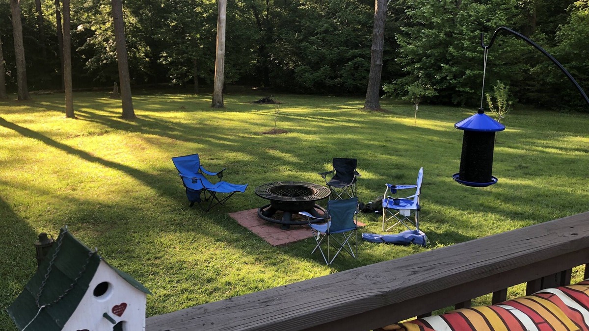 Iuka House | Beautiful in Fall! Perfect spot on lake for fishing! Spacious home; Eagles near!