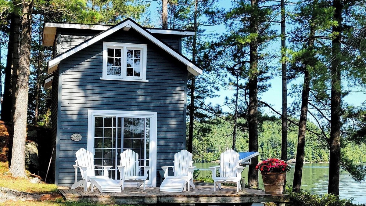 Port Sydney Cottage | Beautiful Island Cottage with Amazing Views, Private Dock in Huntsville Canada
