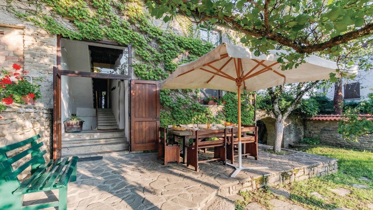 Borgo Val di Taro House | Beautiful home in Borgo Val di Taro PR