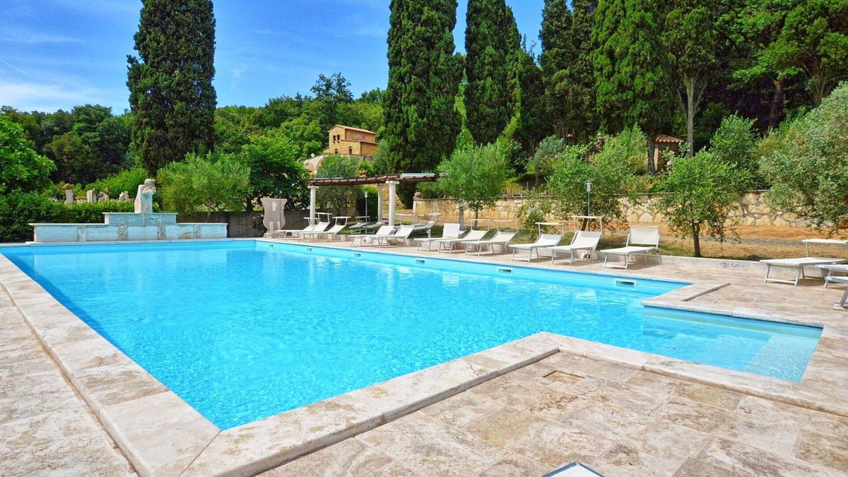 Monteverdi Marittimo Apartment | Beautiful apartment for 8 people with pool and parking