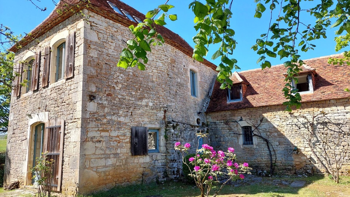 Cazillac House | Beautiful Lotoise house, located in a typical village. Large garden and swimming pool.