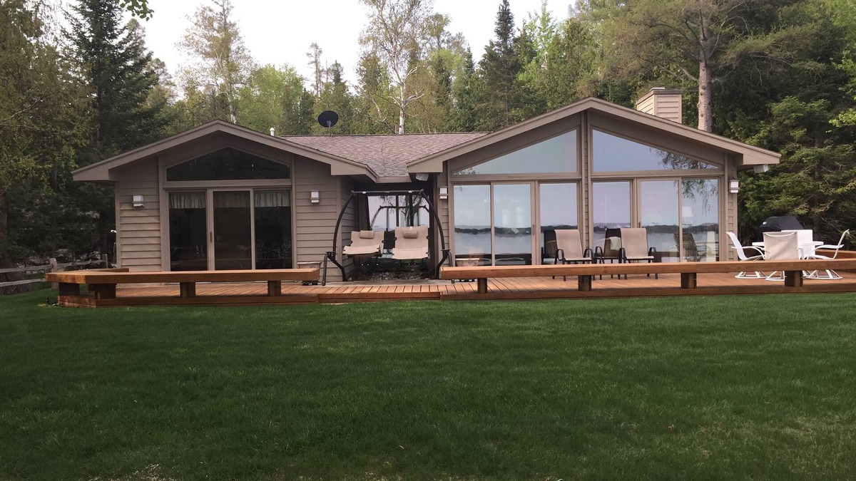 Charlevoix House | Beautiful Lake Charlevoix