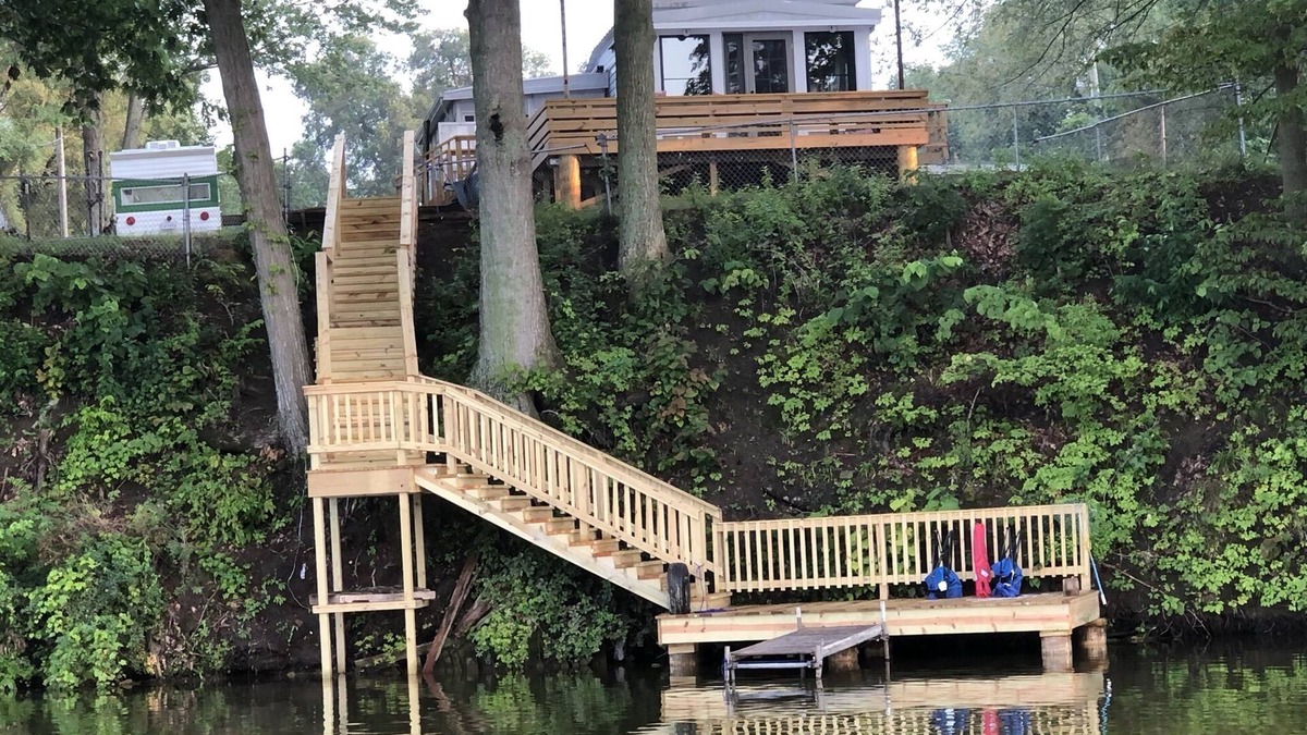 East Leroy House | Beautiful Lake Cottage. Newly renovated. Bright, airy, and clean.