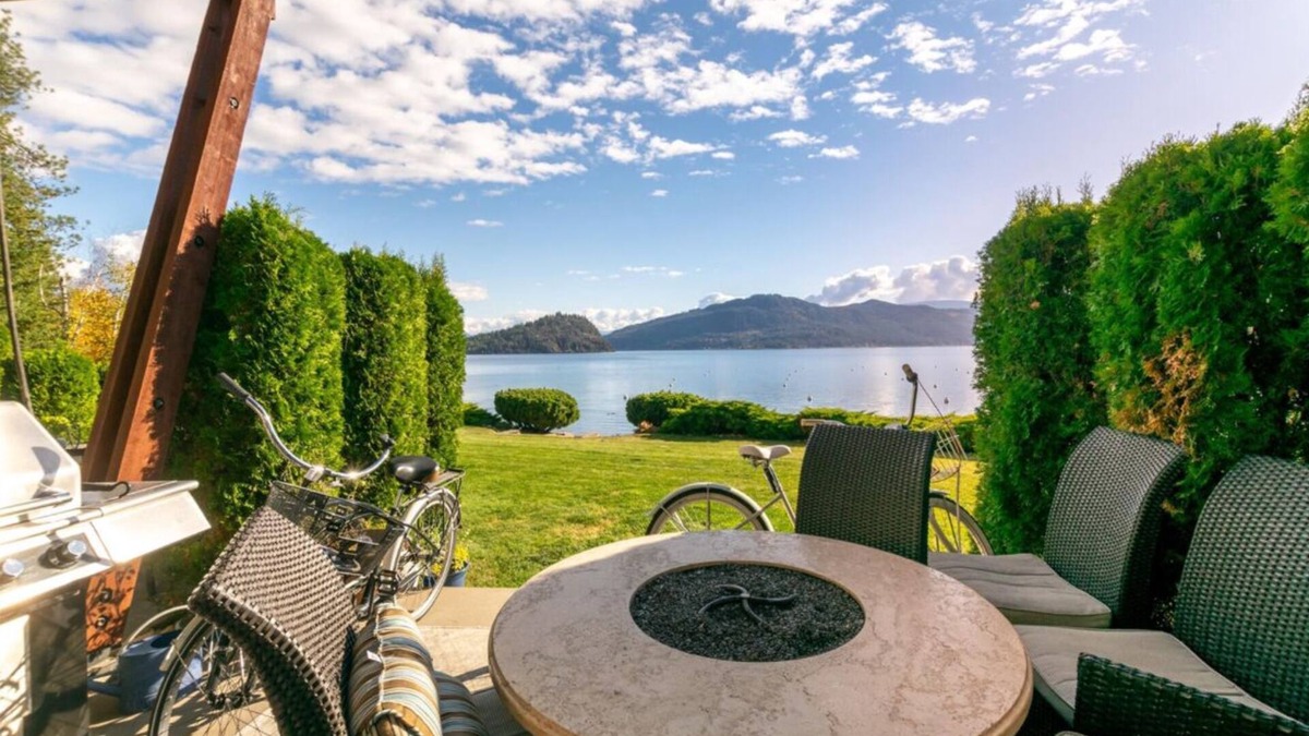 Scotch Creek Condo | Beautiful Lake front condo with amazing views - Shuswap Vacations.