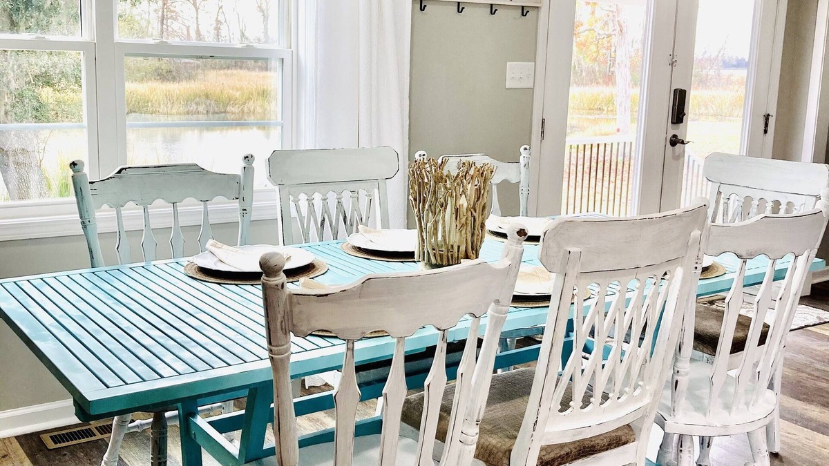 Donalsonville House | Beautiful Lake Front View