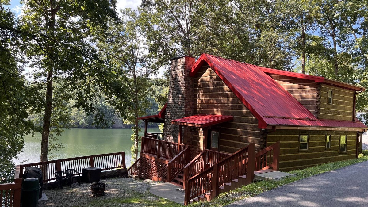 Pittsburg Cabin | Beautiful Lake Front Cabin with Private Dock
