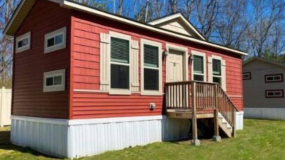Queensbury Cottage | Beautiful Lake George Cottage