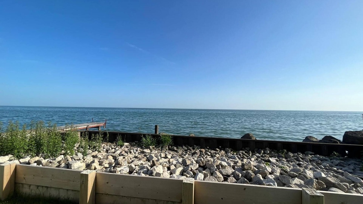 Amherstburg Cottage | Beautiful Lake haven 3bedroom cottage