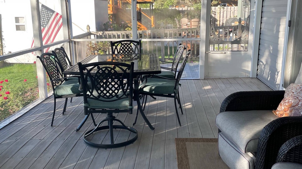 Waverly Apartment | Beautiful Lake Home. Completely furnished .