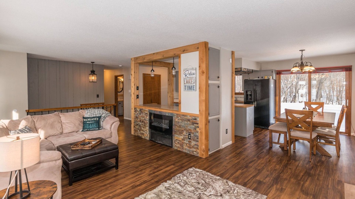 Brainerd House | Beautiful Lake home