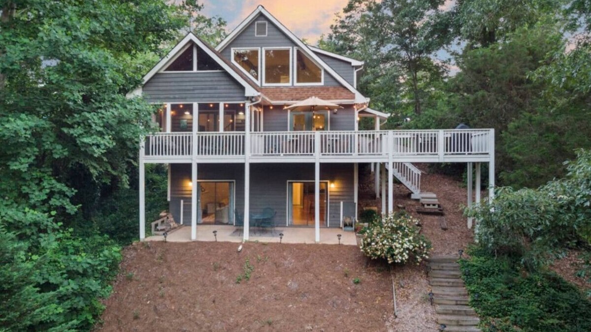 Gainesville House | Beautiful Lake Home for Longer Stays, 30 night minimum