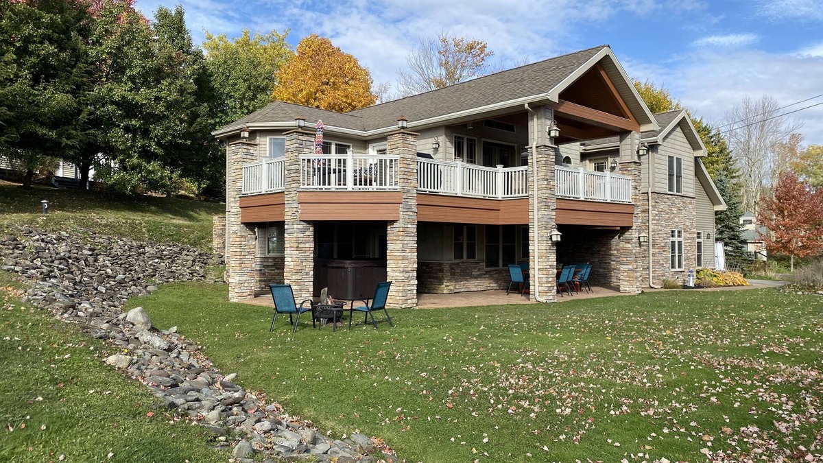 Niobe House | Beautiful Lake House in Point Chautauqua- Available Year Round! NEW BUNK ROOM