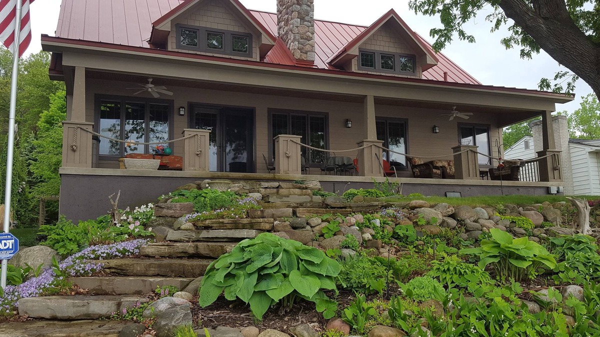Grass Lake House | Beautiful Lake House
