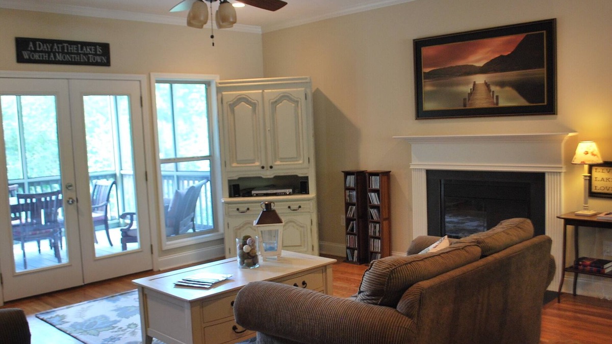 Wedowee House | Beautiful Lake House With Pontoon Boat Available!