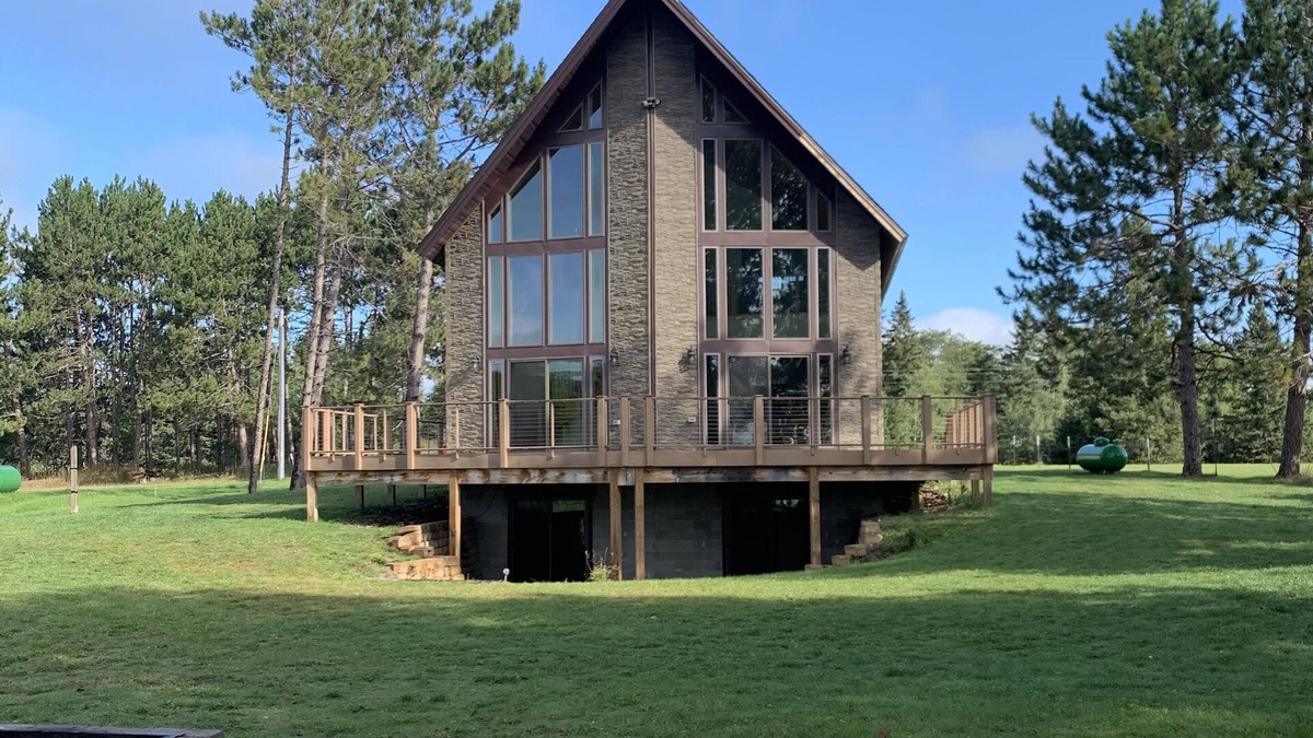 Big Bay House | Beautiful Lake Independence Home!