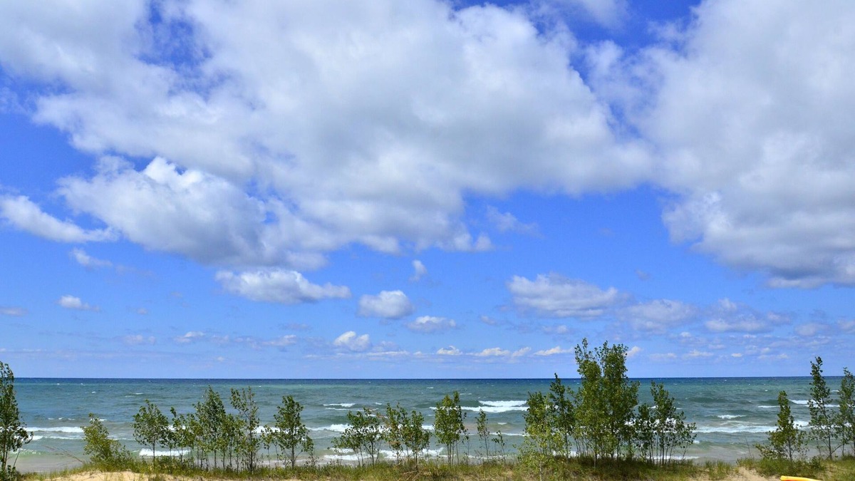 Pentwater Cottage | Beautiful Lake Michigan Beachfront Location