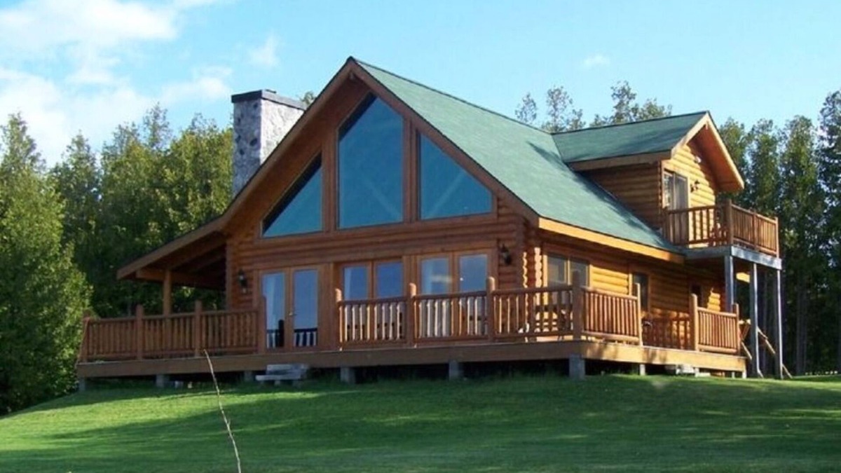 St Ignace House | Beautiful Lake Michigan Waterfront Log Home