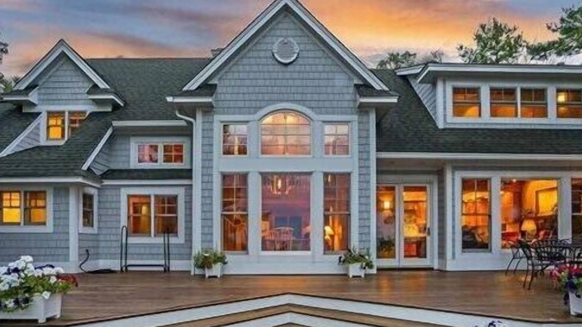 Kewadin House | BEAUTIFUL LAKE MICHIGAN HOME