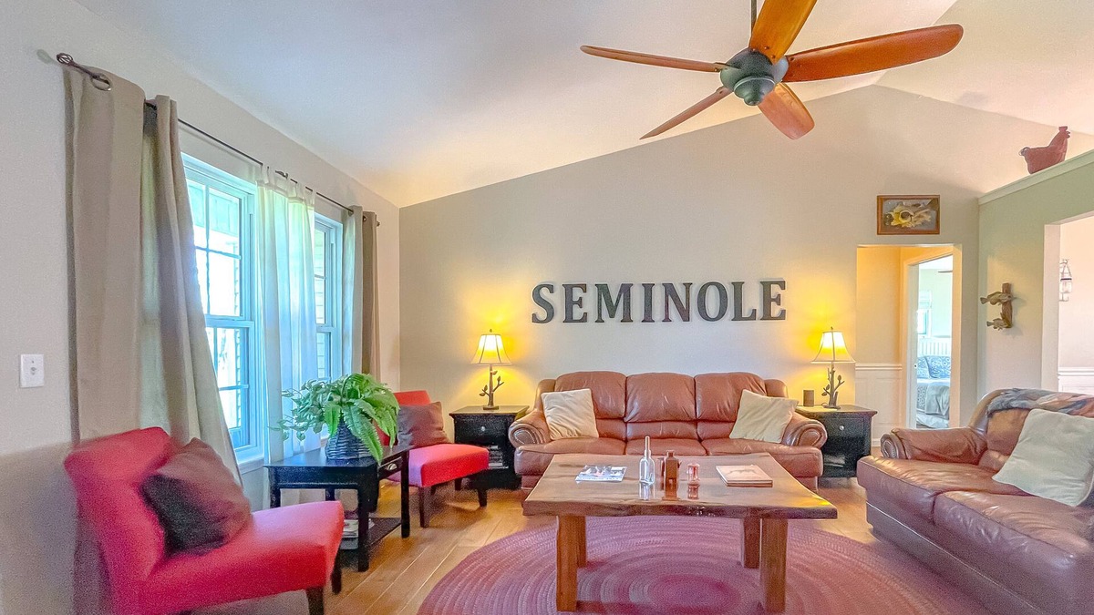Donalsonville House | Beautiful Lake Seminole House. Boat house WIFI Kayaks No Clean Up Fees!