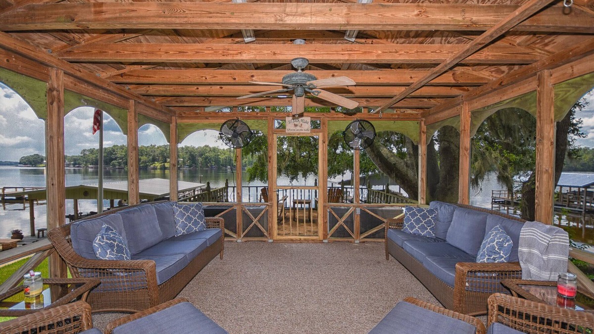 Quincy House | Beautiful Lake Talquin Home, with kayaks, great fishing, and at home amenities