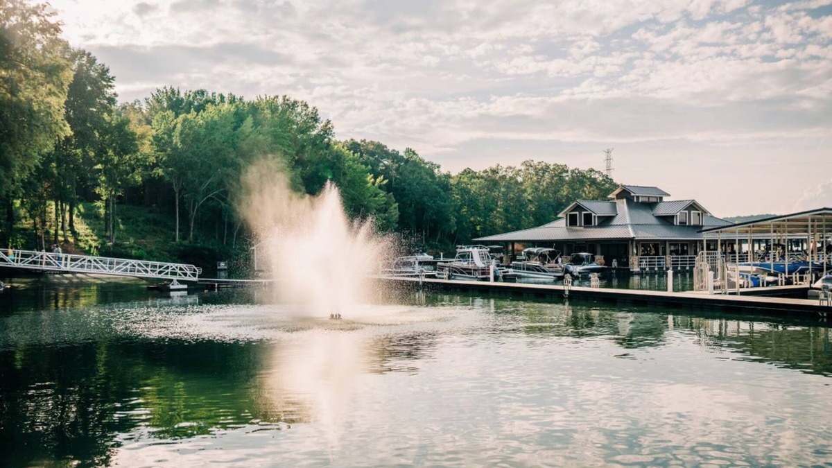 Winchester House | Beautiful Lake Townhouse at Twin Creeks Resort