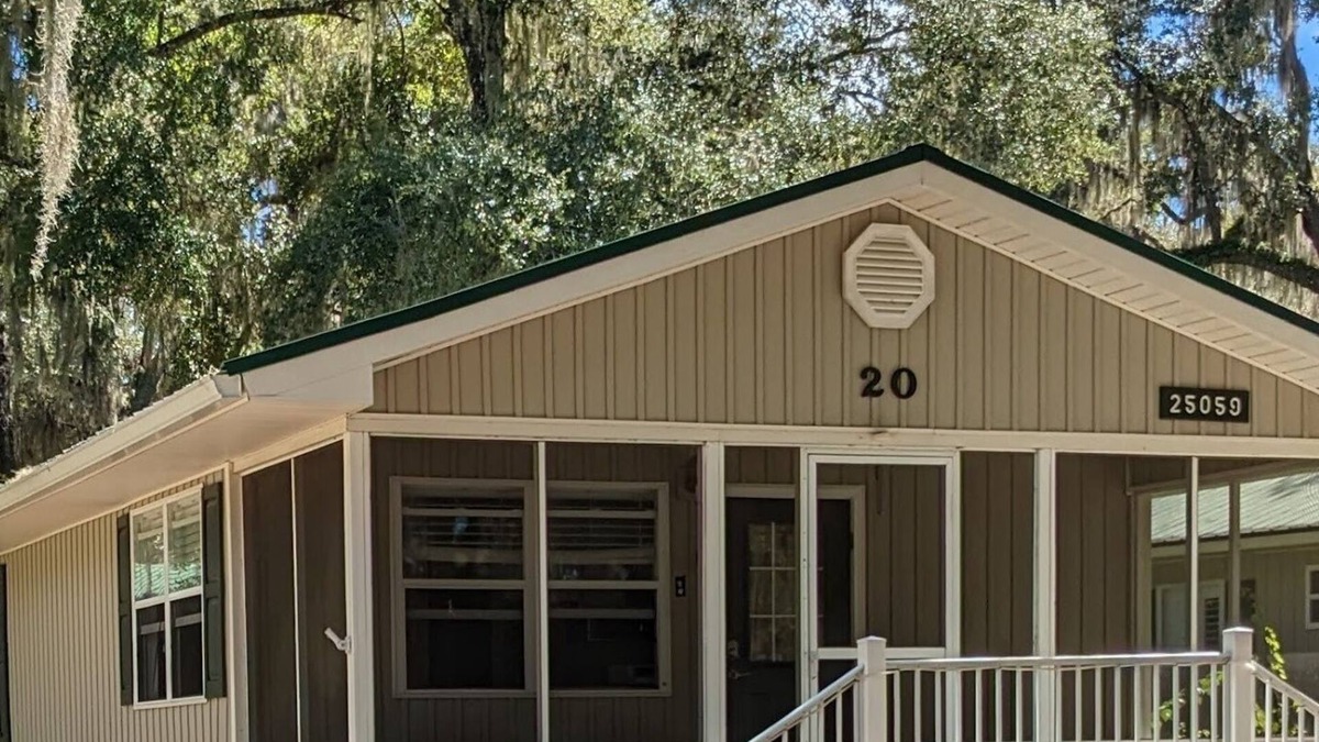 Salt Springs Cabin | Beautiful lake view cottage! Perfect for watching spectacular sunsets!